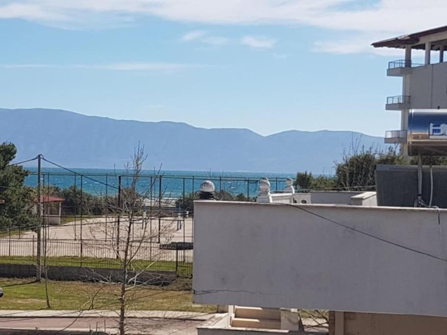 Villa Besnik, Rooms For Rent Vlore Bagian luar foto