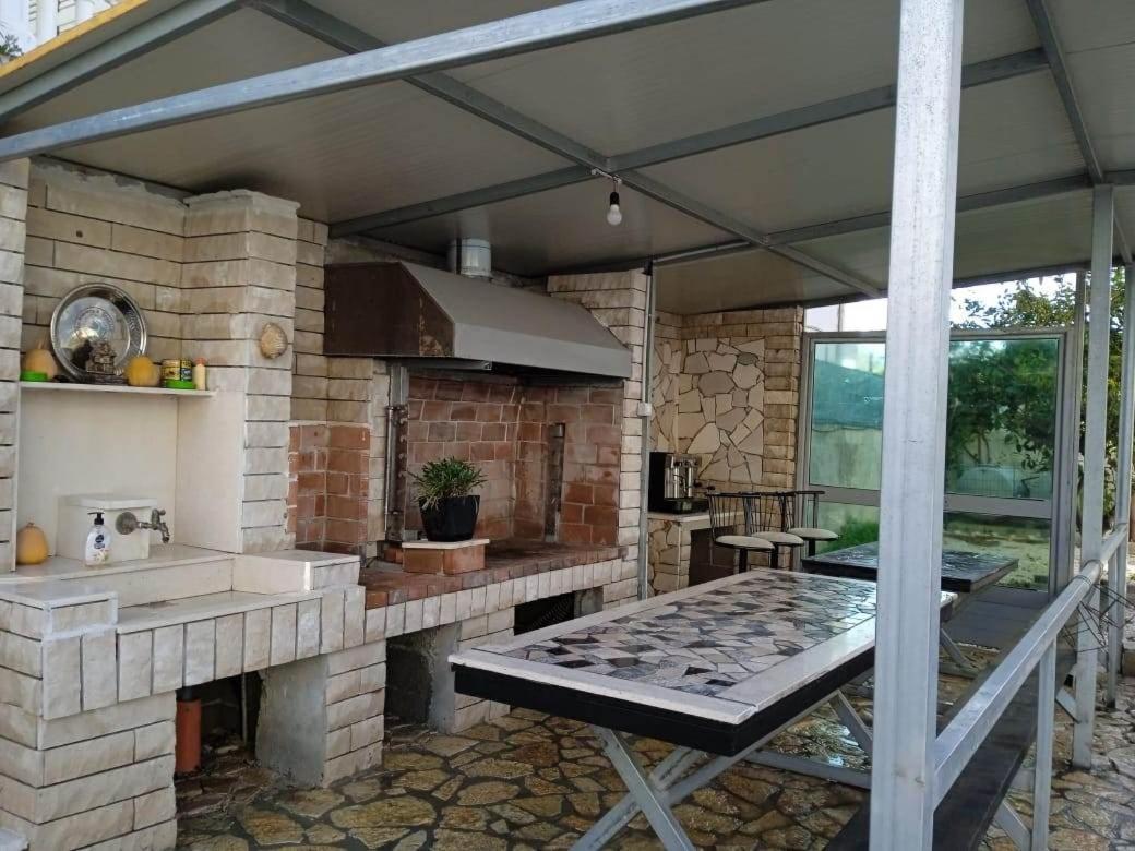 Villa Besnik, Rooms For Rent Vlore Bagian luar foto