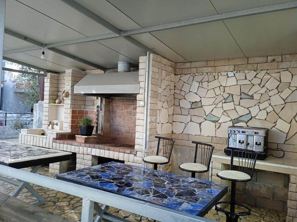 Villa Besnik, Rooms For Rent Vlore Bagian luar foto